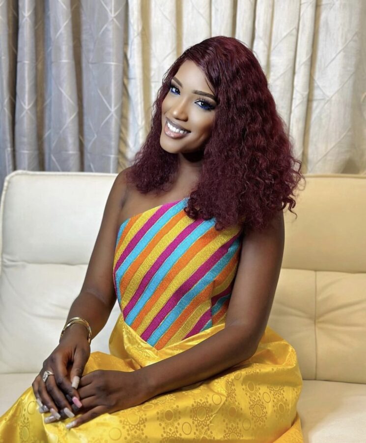 (3) Photos : La radieuse Amina illumine le monde des célébrités en tenue traditionnelle