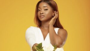 (3) Photos : L&rsquo;actrice Maimouna Fall, une séduction éblouissante en robe
