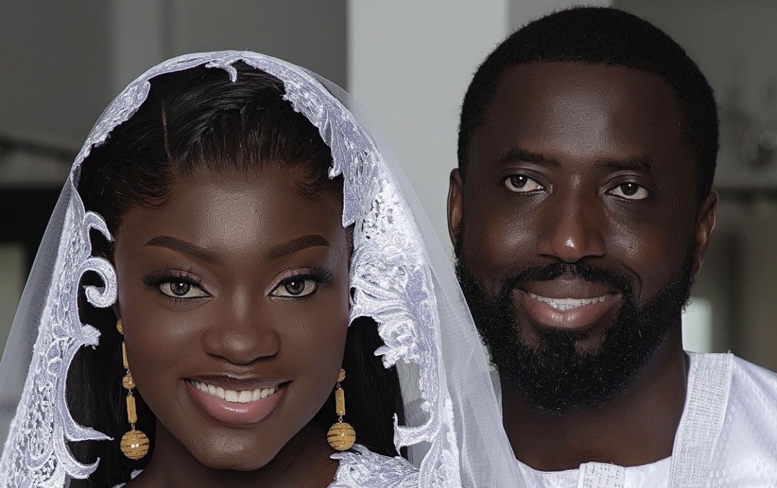 (3) Photos : L&rsquo;éclatante Ndeye Marie et son époux lors du baptême touchant de leur fille