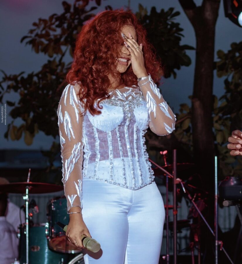 (3) Photos : Marie Paule Adje, Éclatante lors de son Séjour au Bénin