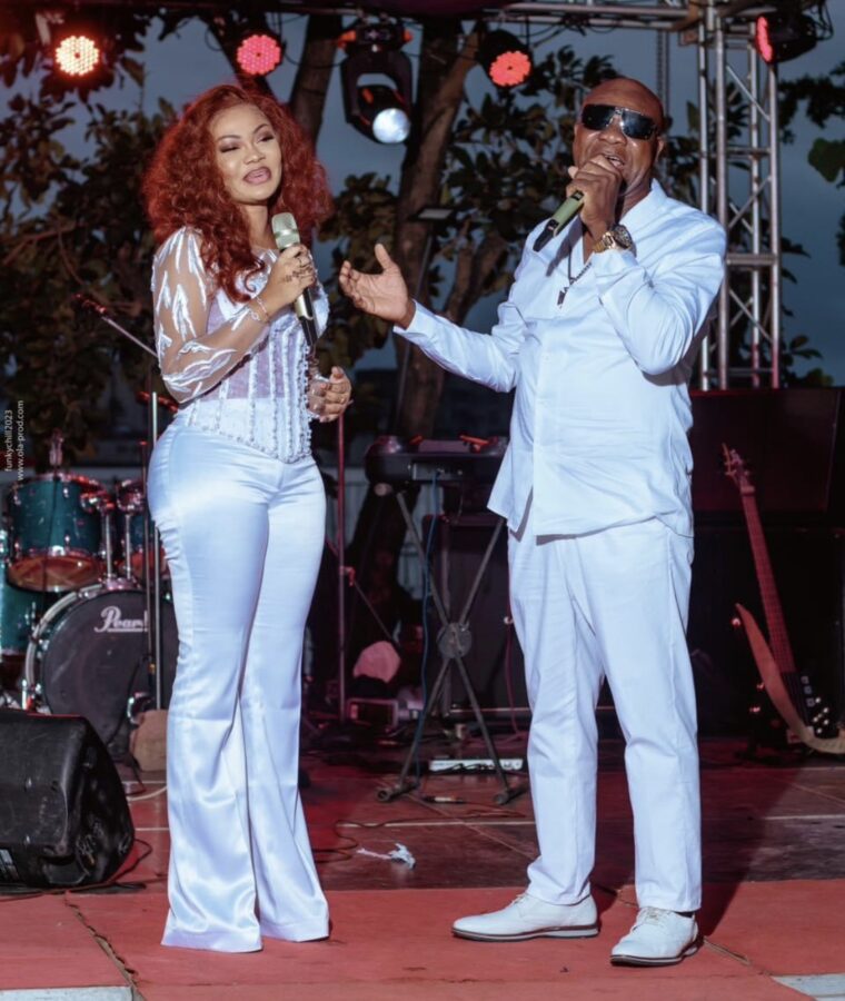 (3) Photos : Marie Paule Adje, Éclatante lors de son Séjour au Bénin