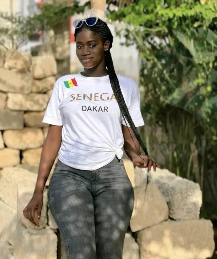 (3) Photos : Ouroul Ayni, une silhouette de rêve en jeans