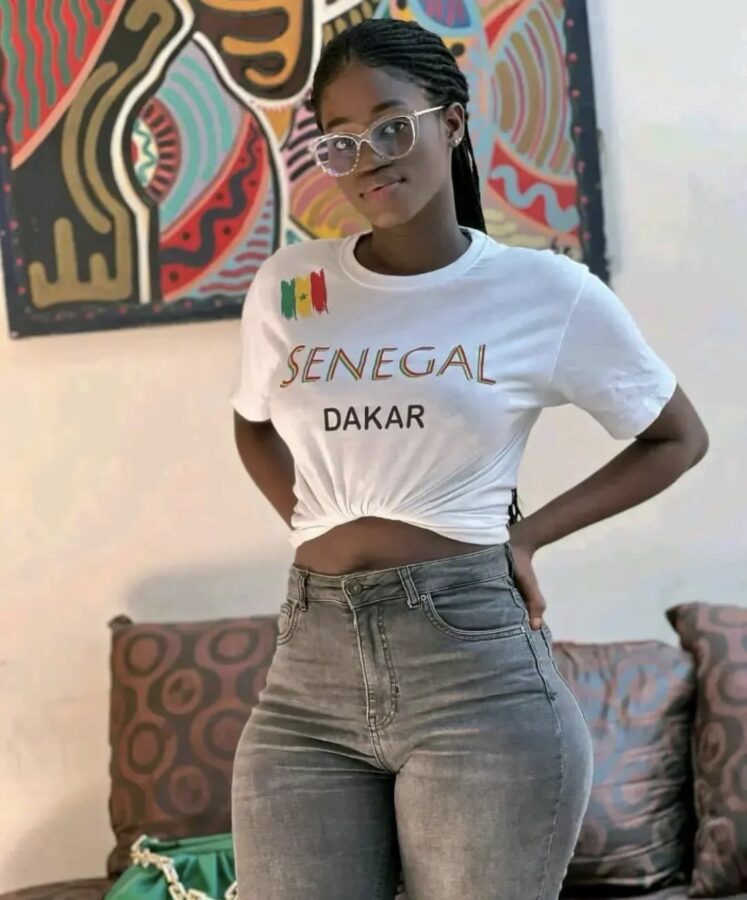 (3) Photos : Ouroul Ayni, une silhouette de rêve en jeans