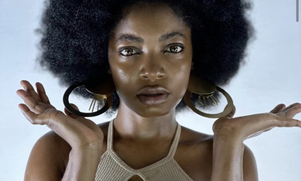 (4) Photos : Diana Bouli, l&rsquo;influenceuse camerounaise qui fait sensation en Côte d&rsquo;Ivoire