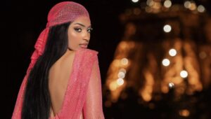 (4) Photos : Diarietou Sow éblouit dans une robe de soirée