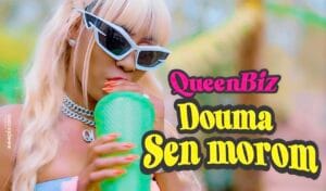 (Clip officiel) Avec Force et très Féroce: Queen Biz détrône Viviane et Adiouza avec, « Douma Sen Morom ».