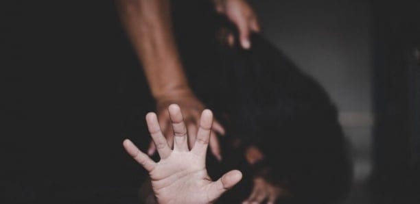 Kawtef – Revenu de la Mecque: Cet homme surpris avec sa maîtresse par sa femme…