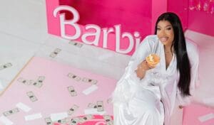 (07 Photos) – Venus Ndour, la fille de Youssou Ndour enterre sa vie de jeune fille.