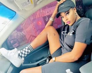 Jambes éc@rtées : La torr!de posture de Ya Awa Rassoul qui excite la toile