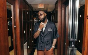 Davido, le chanteur nigérian qui transforme une comédienne en influenceuse