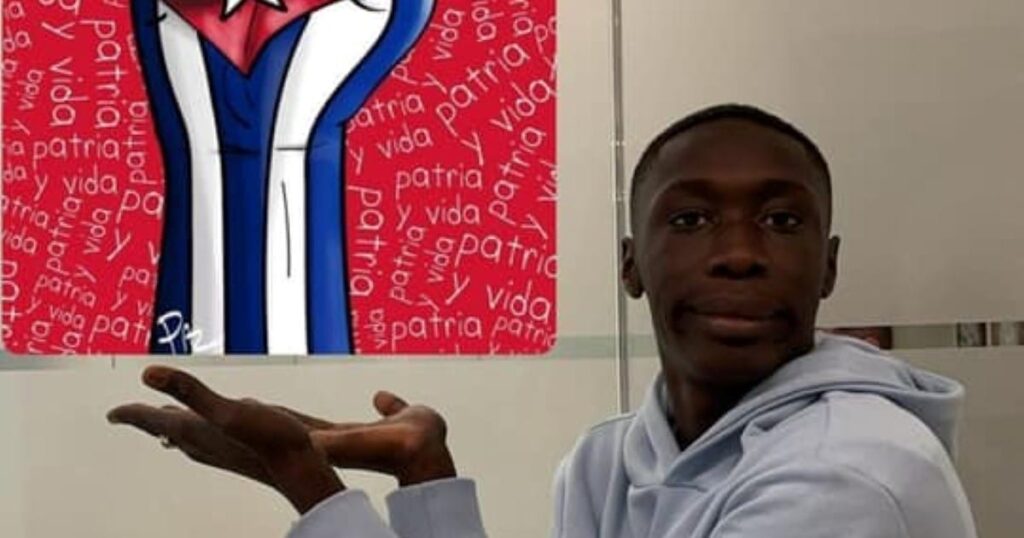 Khaby Lame, la star d&rsquo;Instagram et TikTok, élargit son influence avec un personnage dans Fortnite
