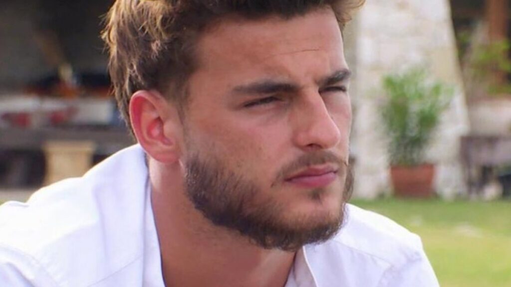 Simon Castaldi : Face à une accusation d&rsquo;arnaque, il riposte en direct !