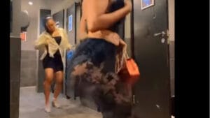 « Boutour boutour », cette danse endiablée des deux jeunes filles bousillent la toile. Regardez!