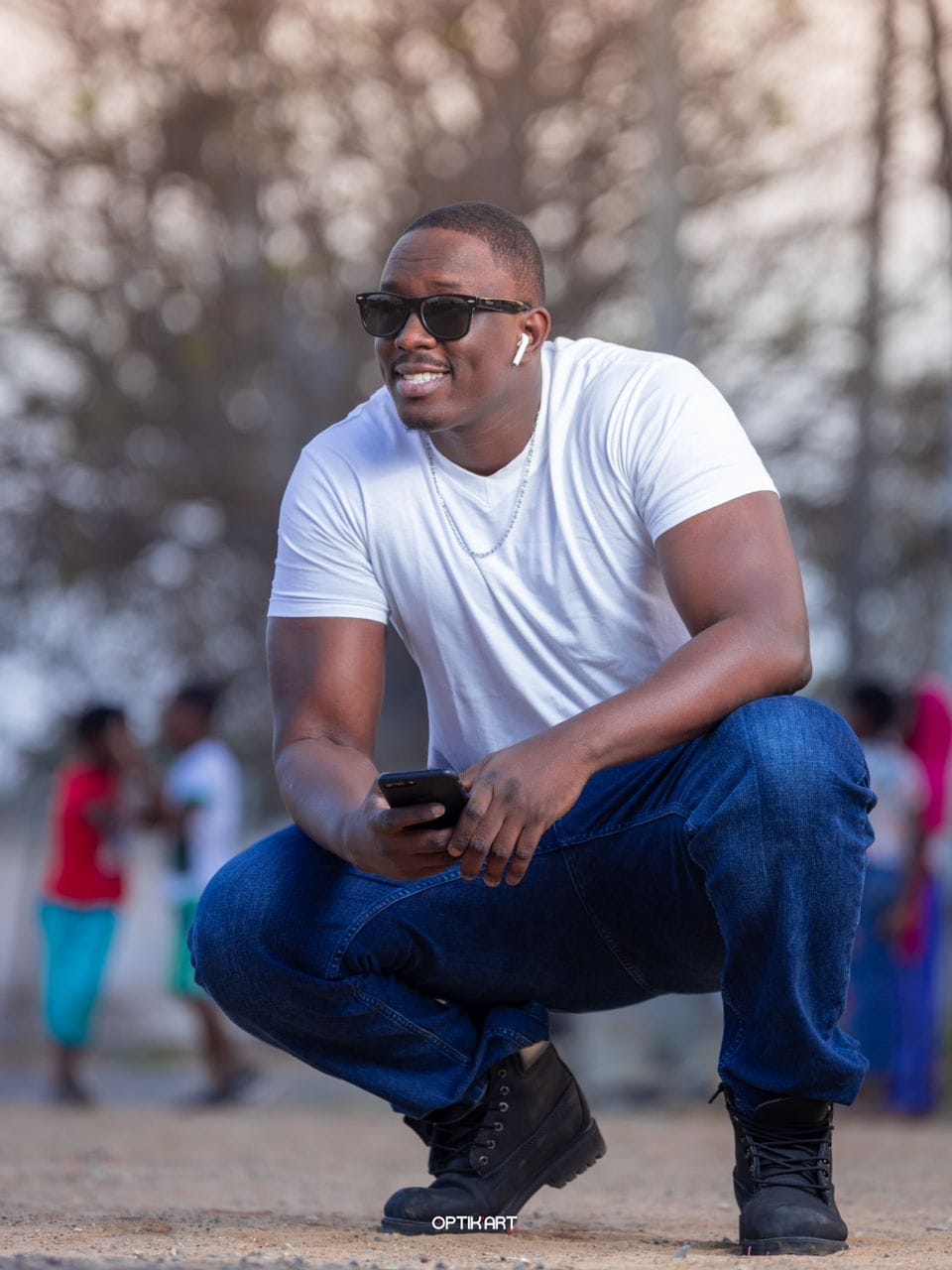 Show Biz – Malick Ndoye, le présentateur prêche chez les grands