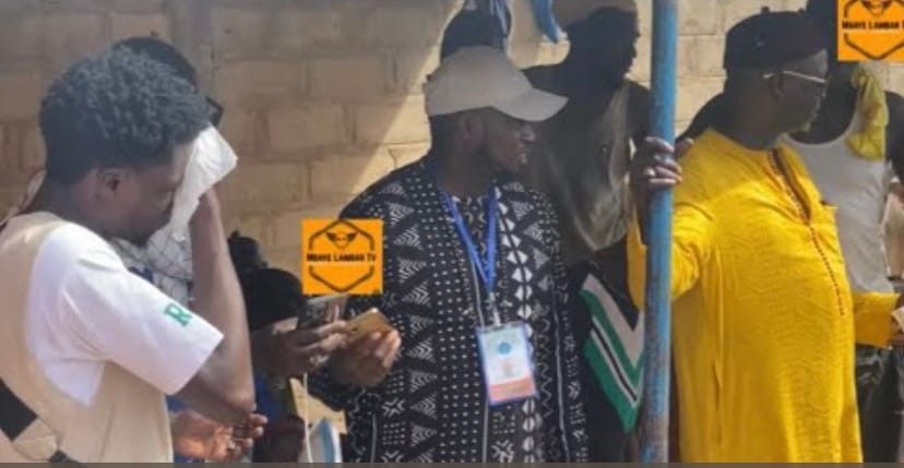 (Vidéo) – Gamou 2023: L’incroyable geste de Aziz Ndiaye à son beau père.
