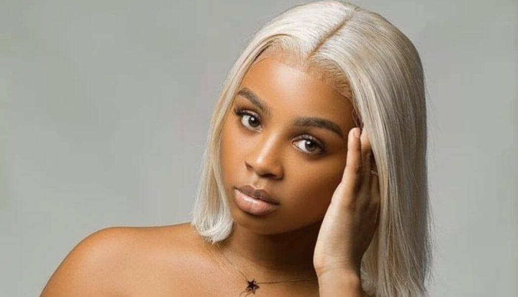 (2) Photos : Dieyna Baldé, la corsaire de la chanson et du cinéma !