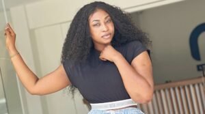 (2) Photos : L&rsquo;éblouissante Kadhy Touré, actrice ivoirienne, en mode jeans !