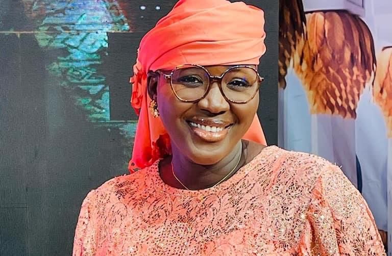 (Photos)- Faty Dieng, une noirceur qui brille en orange!