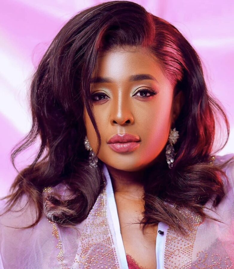 (3) Photos: Rachel Nkontieu, éblouissante en nuisette, fête ses 42 ans avec un style inégalé