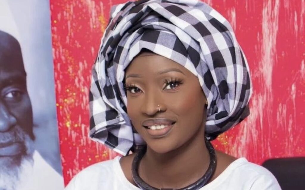 (4) Photos : Coumba, l&rsquo;actrice sublime se transforme en Yaye Fall