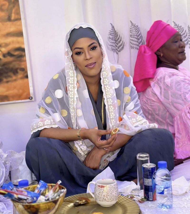 (4) Photos : Fanta Samira illumine le Grand Magal avec sa beauté
