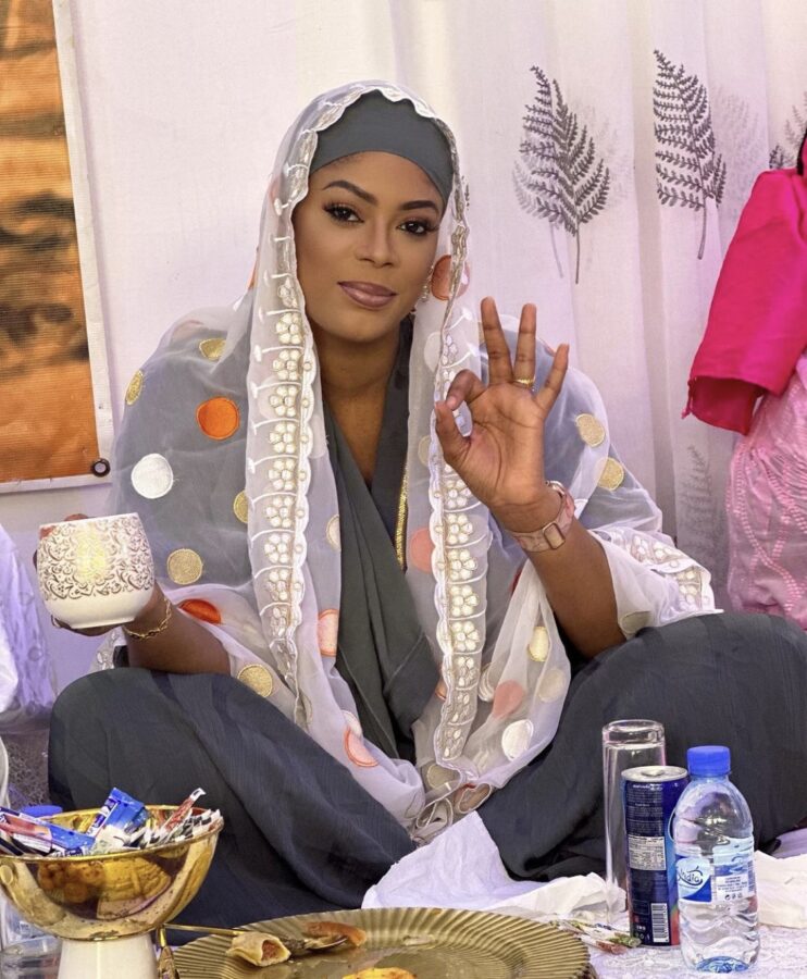 (4) Photos : Fanta Samira illumine le Grand Magal avec sa beauté