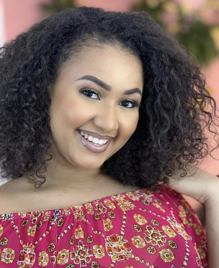 (4) Photos : La ravissante Faynara éblouit encore une fois avec son charme