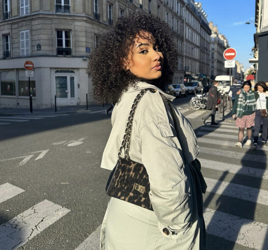 (4) Photos : La ravissante Faynara éblouit encore une fois avec son charme