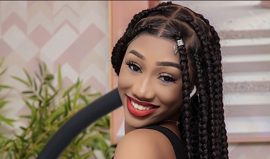 (4) Photos : L&rsquo;éblouissante Bbei Binta illumine la toile dans une robe somptueuse