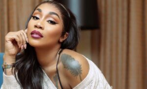 (4) Photos: L&rsquo;influenceuse ivoirienne Emma Lohoues, une beauté éblouissante qui ne laisse personne indifférent