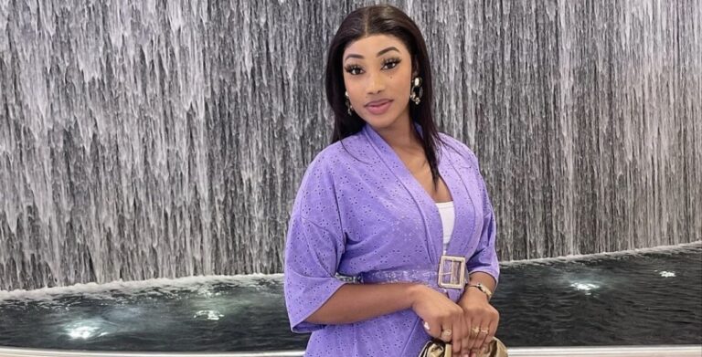 (4) Photos: Ndeye Diarra, l&rsquo;actrice radieuse se dévoile en vacances à Dubaï