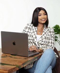 Affaire Ndèya Beauté : Mbathio Ndiaye rembourse une partie du million détourné