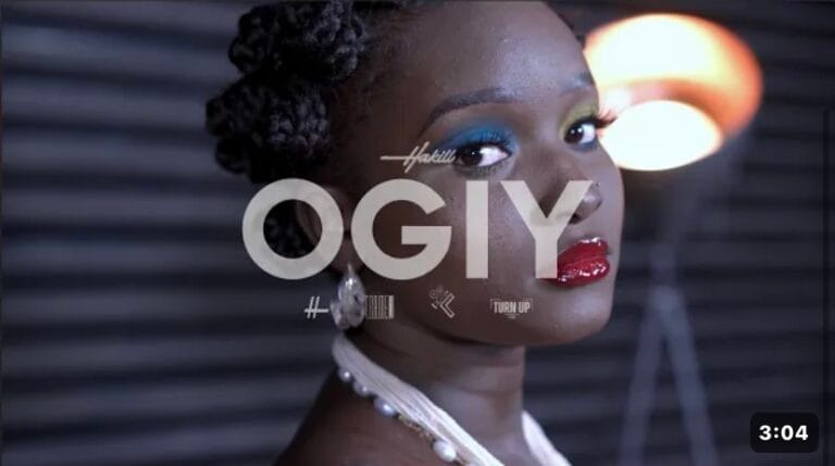 (Vidéo) – Le rappeur Hakil tape fort avec son clip « OGIY ». Magnifique !