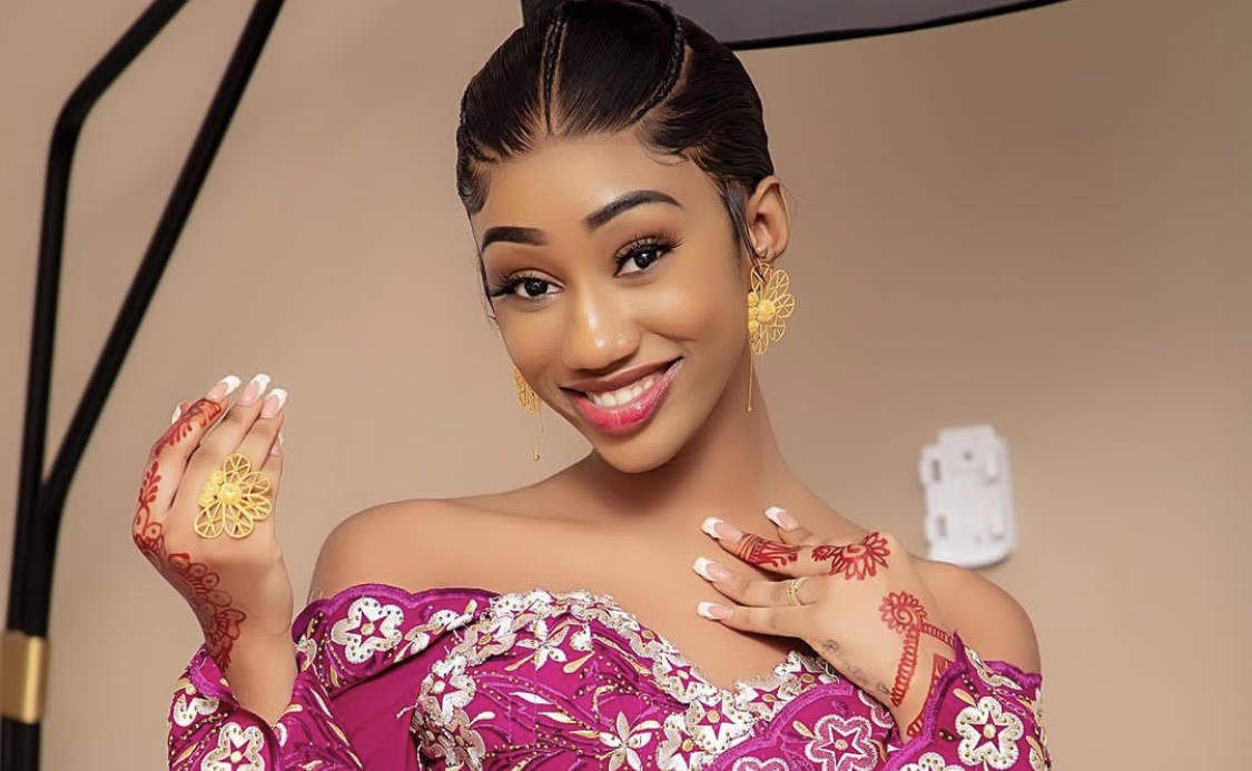 (7) Photos : Bbei Binta, Miss Sourire, éblouit dans une tenue somptueuse !