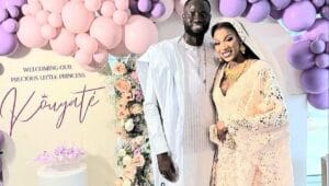 Mouna, la 2e épouse de Cheikhou Kouyaté a accouché. Découvrez les premières images du baptême