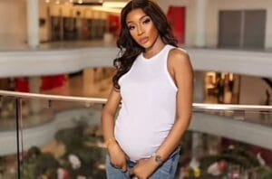 (Photos)- Shooting de grossesse: Mouna, la 2e épouse de Cheikhou Kouyaté dévoile son Baby shower.