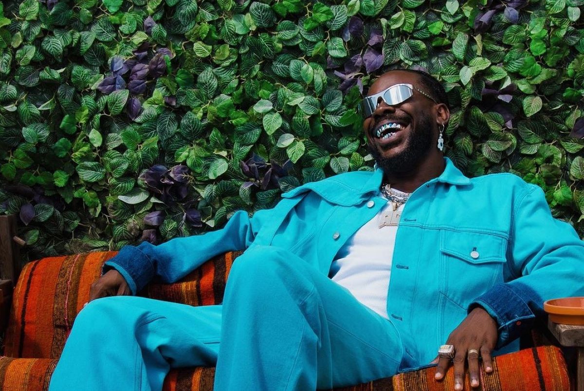 Adekunle Gold, superstar nigériane, nouveau visage d&rsquo;Adidas et Manchester United : le coup de maître du streetwear et du sportwear