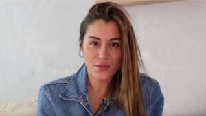 Anaïs Camizuli exprime des regrets pour sa participation aux Cinquante : Rien n&rsquo;est plus naturel
