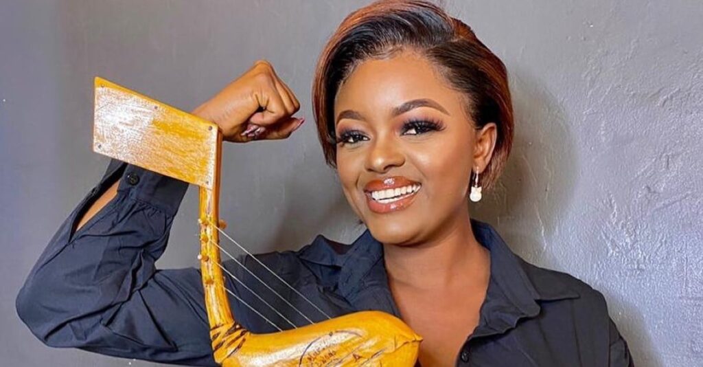 Créol, la chanteuse gabonaise, avoue avoir été payée pour soutenir l&rsquo;ex-président Ali Bongo