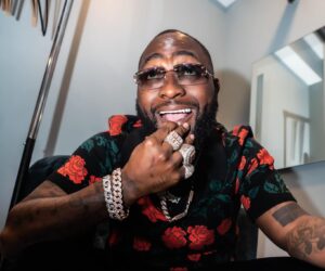 Davido, nominé aux VMA pour la première fois, invite une journaliste américaine à Lagos en jet privé