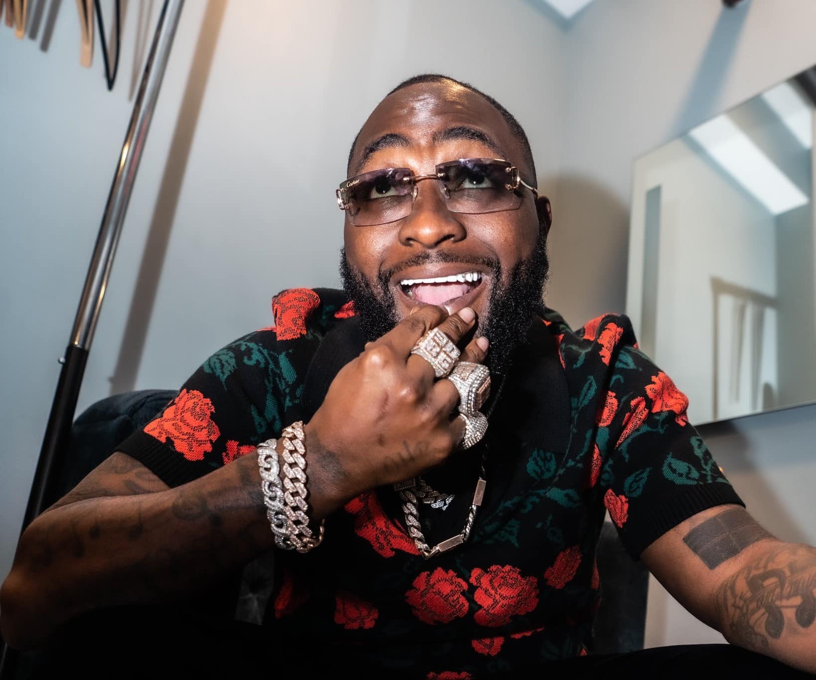 Davido, superstar nigériane, savoure les délices de Lagos : une proximité qui fait polémique