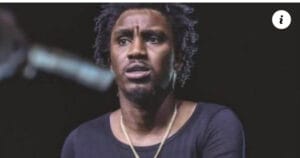Wally B. SECK : Le chanteur peine -t-il à percer à l’international ?