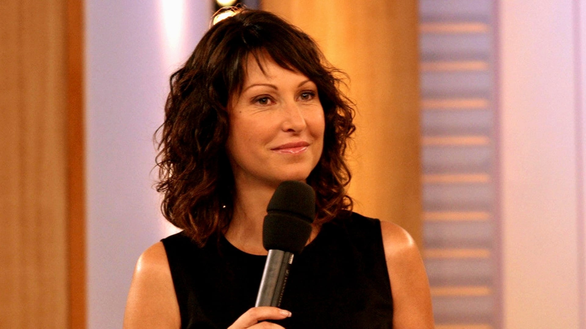Evelyne Thomas méconnaissable : son grand retour sur TPMP provoque un tollé sur les réseaux sociaux