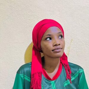 Faouzy Foulard Rouge: Du stade à la célébrité, l&rsquo;étoile camerounaise qui monte