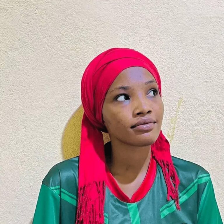 Faouzy Foulard Rouge: Du stade à la célébrité, l&rsquo;étoile camerounaise qui monte
