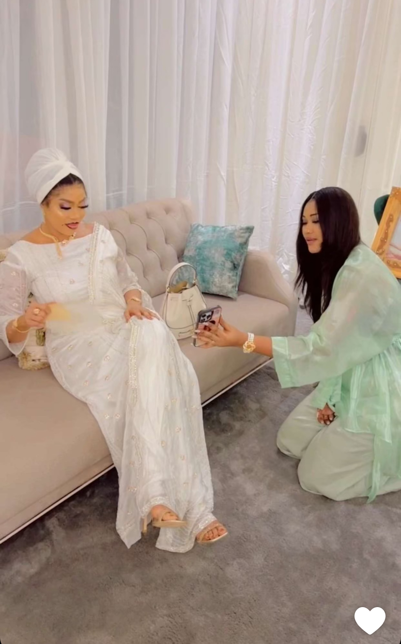 (02 photos) : « Fille » de Sokhna Aïda, Billy Borso s’affiche hyper classe