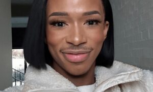 Lasizwe Dambuza, polémique aux DStv Content Creator Awards en Afrique du Sud avec sa tenue audacieuse