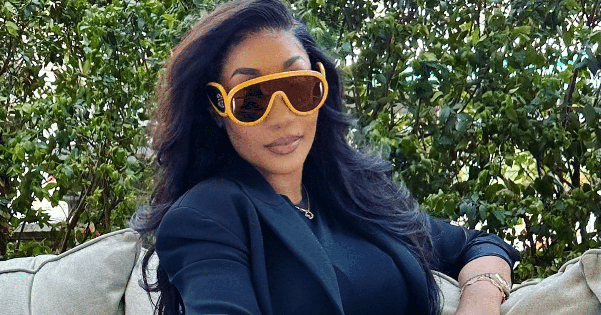 L&rsquo;influenceuse ivoirienne Emma Lohoues dans le métro : Humilité ou chute de prestige ?