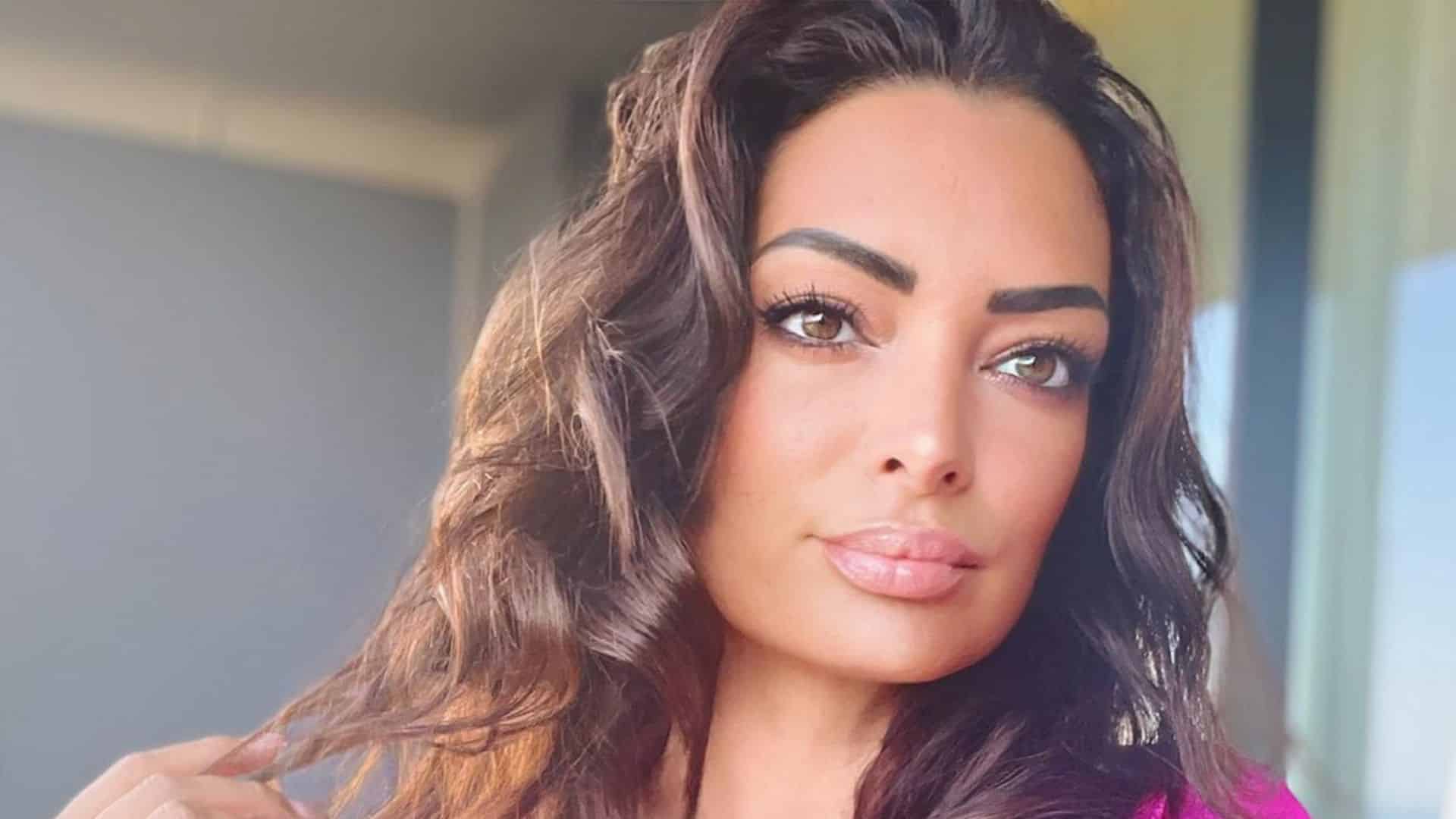 Photo: Emilie Nef Naf en couple avec l’ex-rugbyman Yoann Huget: Révélations sur leur idylle