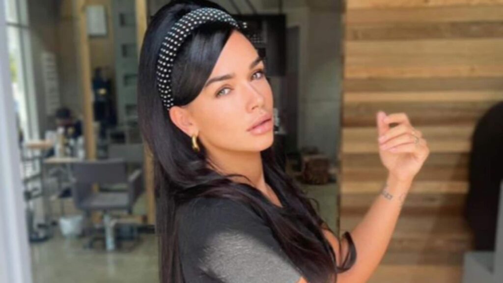 Photo : Jazz Correia enceinte et mal à l&rsquo;aise, parle de son projet d&rsquo;adoption